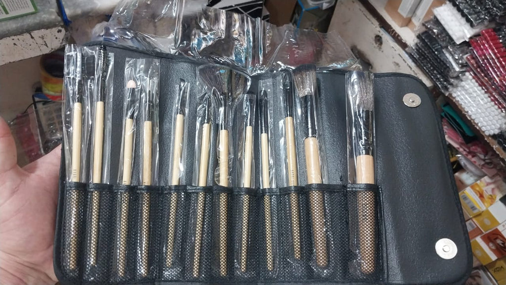 12-Piece Professional Makeup Brush Set with Roll-Up Pouch – Soft Bristles &amp; Wooden Handles  image 3