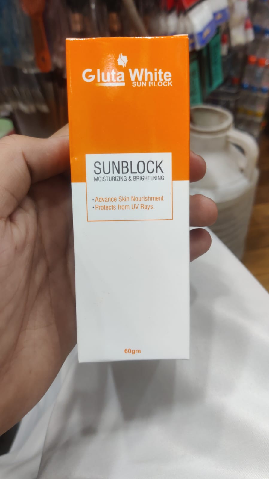 Gluta White Sunblock – Whitening & UV Protection Sunscreen For All Skin Types image 4