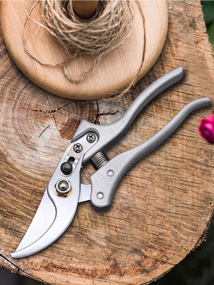 Garden Pruning Shears – Sharp, Durable & Ergonomic